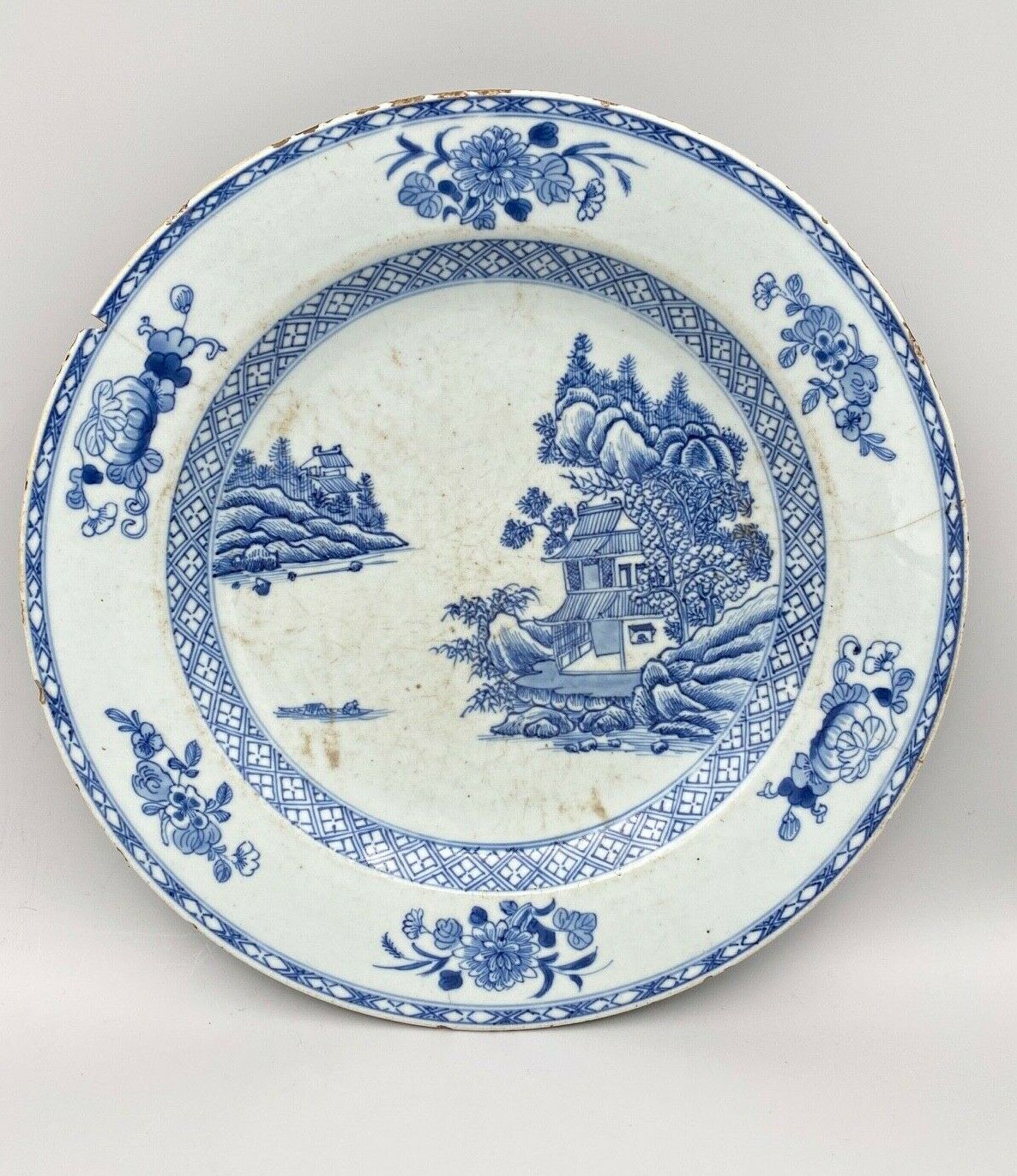 Blue and white porcelain dish China XVlllth pagoda decoration