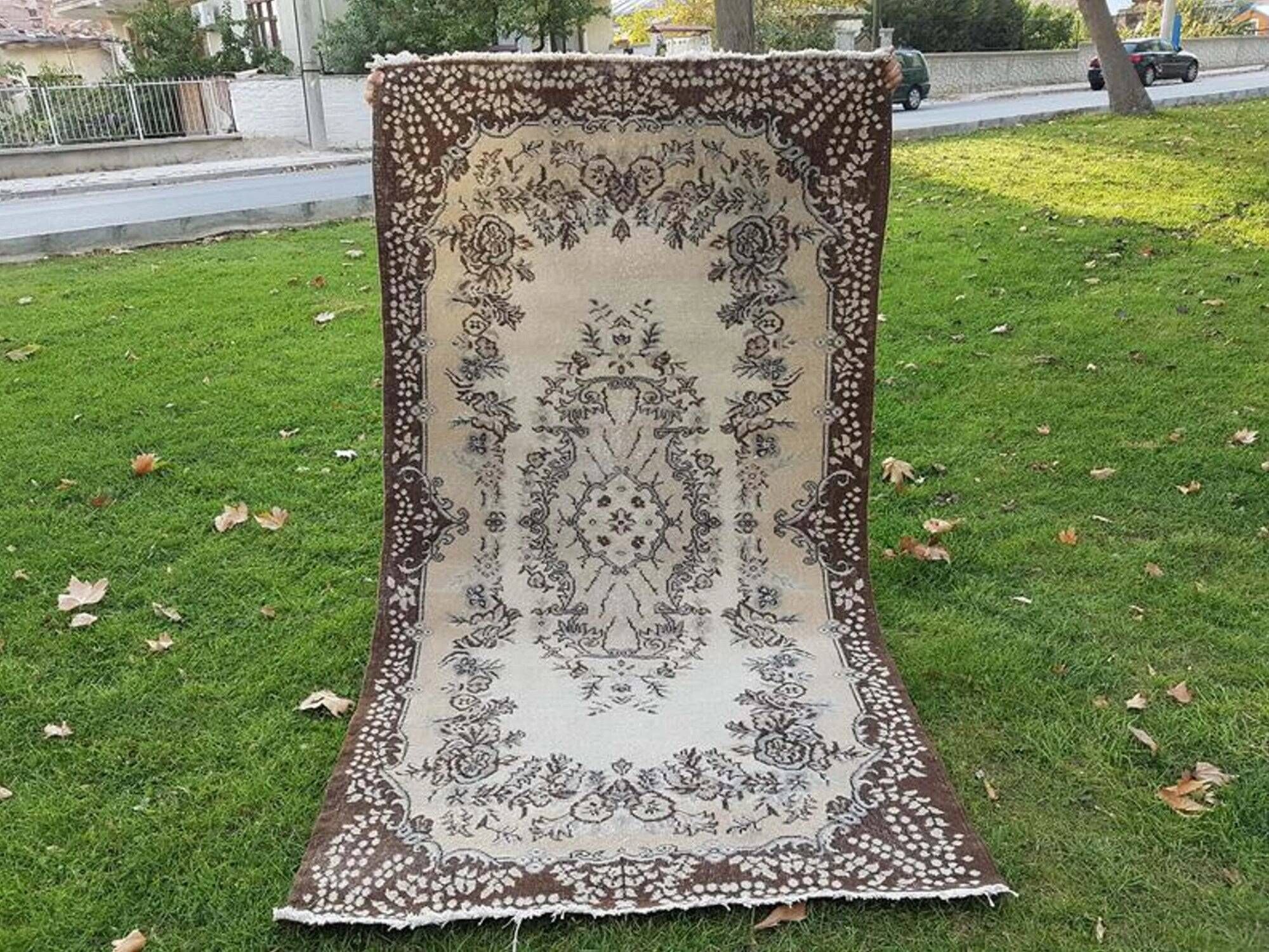 Vintage handmade Turkish rug 118x220 cm