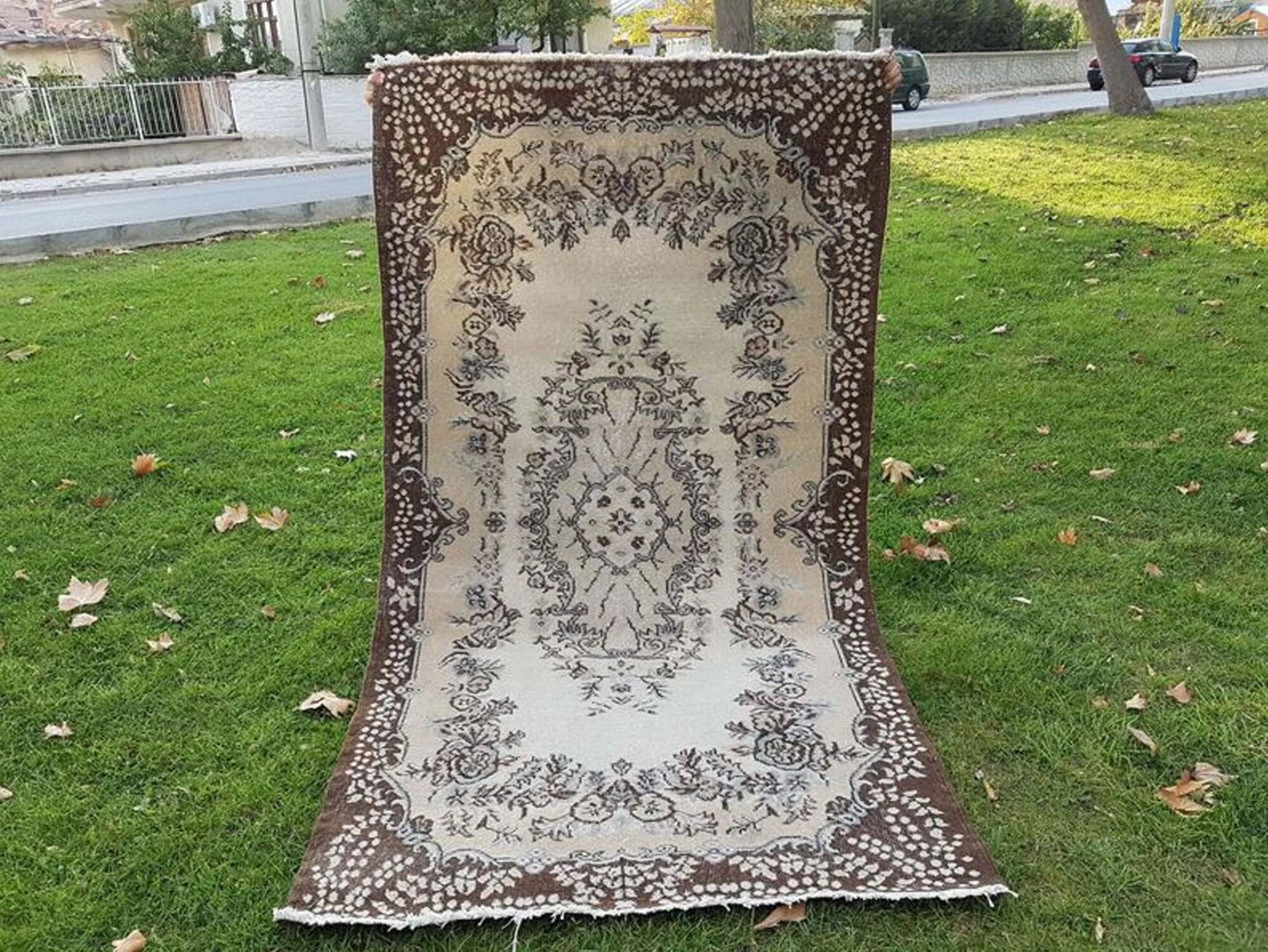 Vintage handmade Turkish rug 118x220 cm