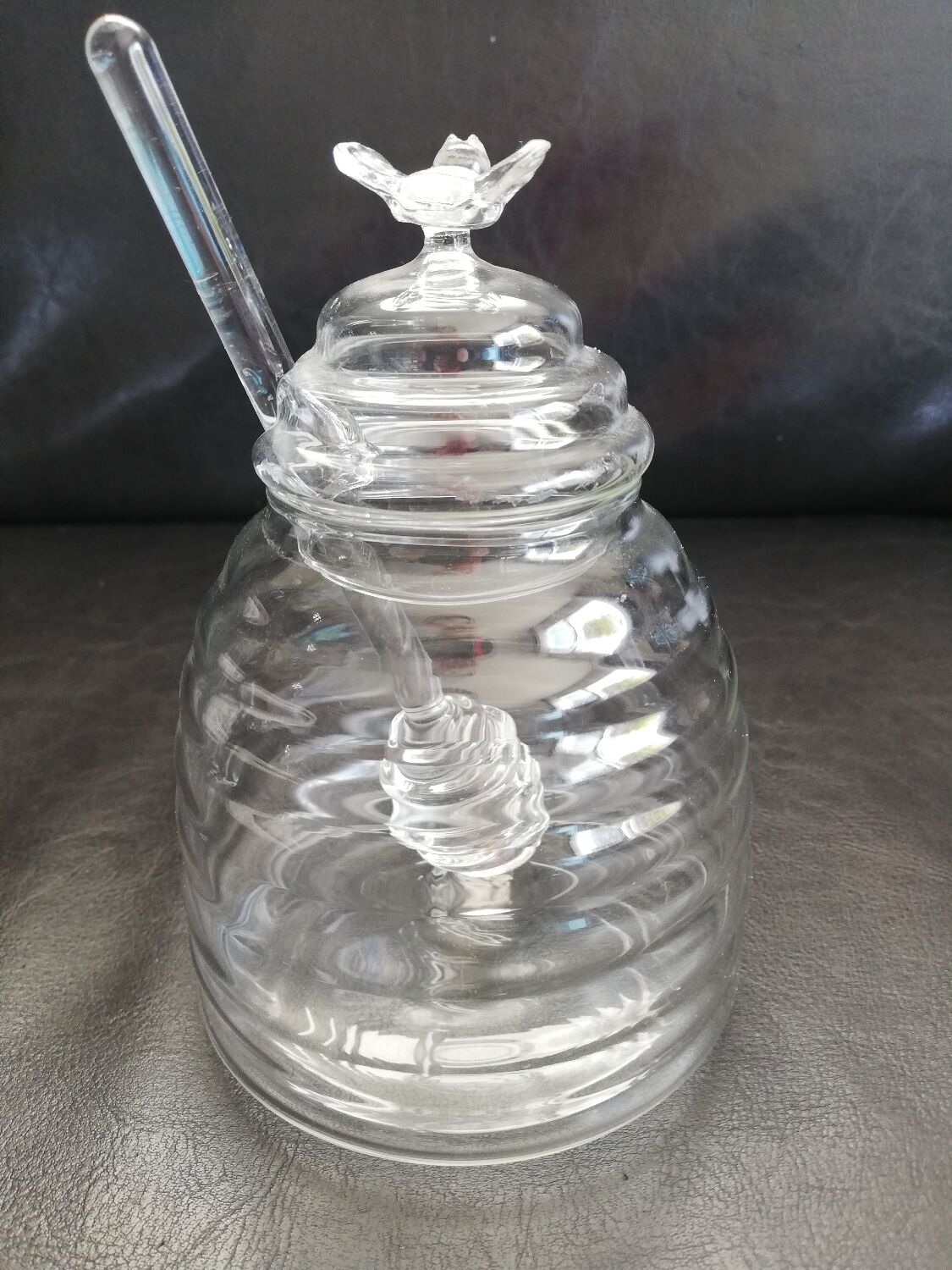 Glass honey pot
