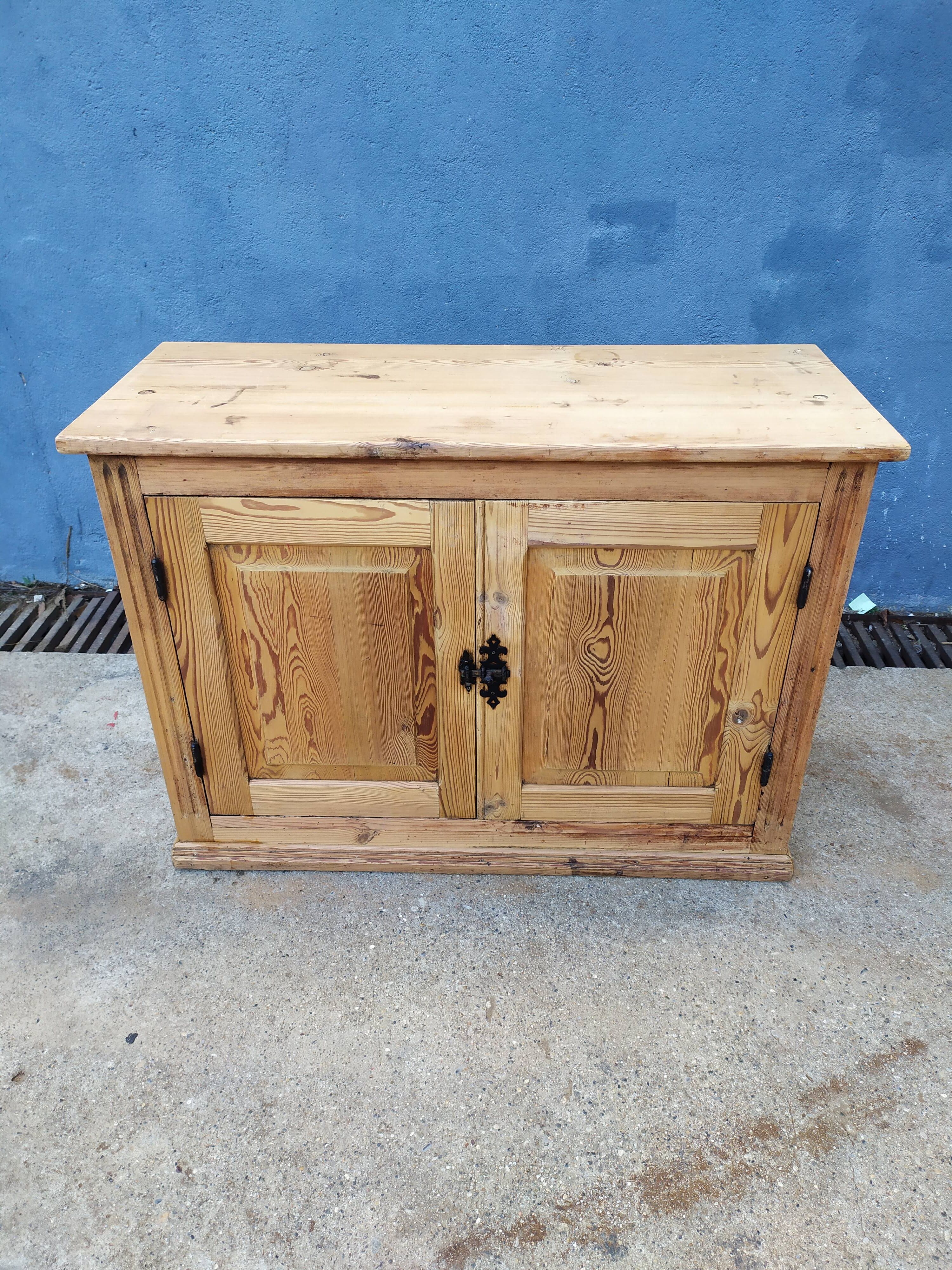 Buffet stripped fir