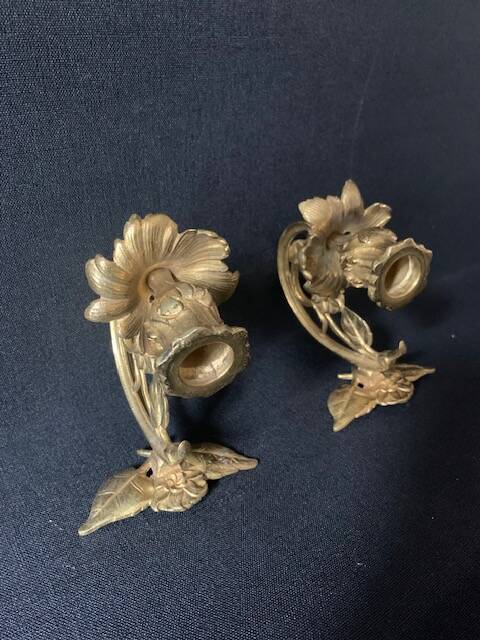 Pair of Louis XV sconces in 18th century gilded bronze