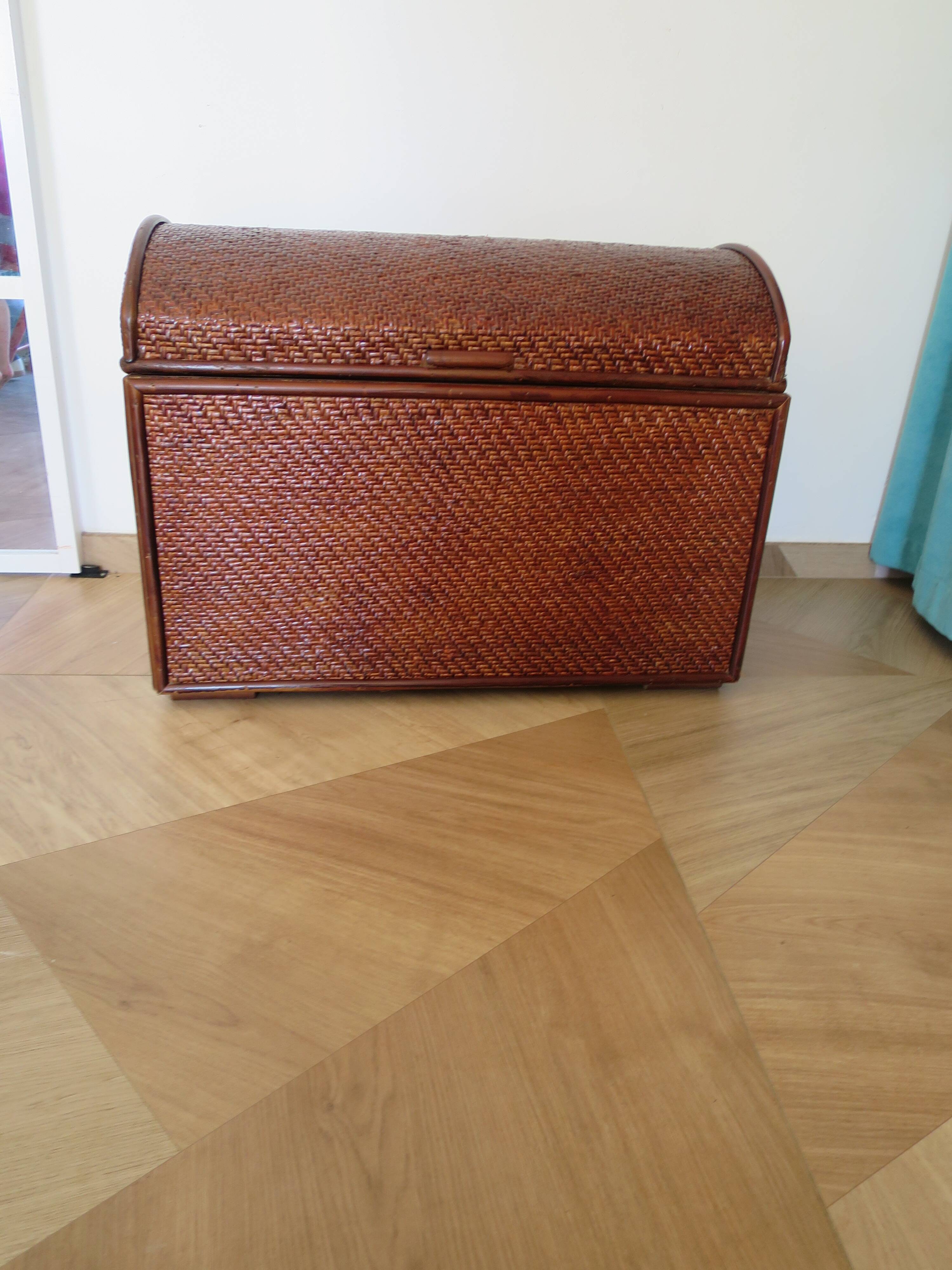 Vintage storage chest - curved - woven rattan - 1970s - mahogany colour