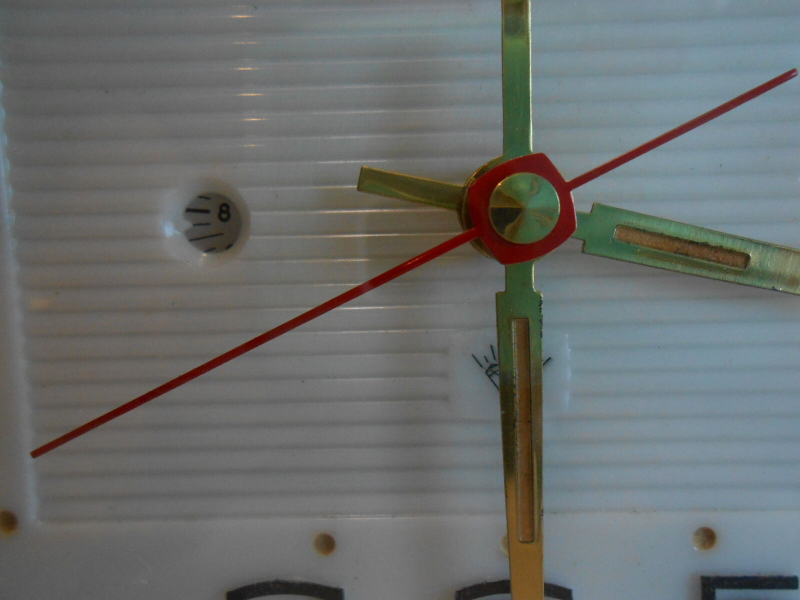 Reveil diamond vintage bakelite chrome