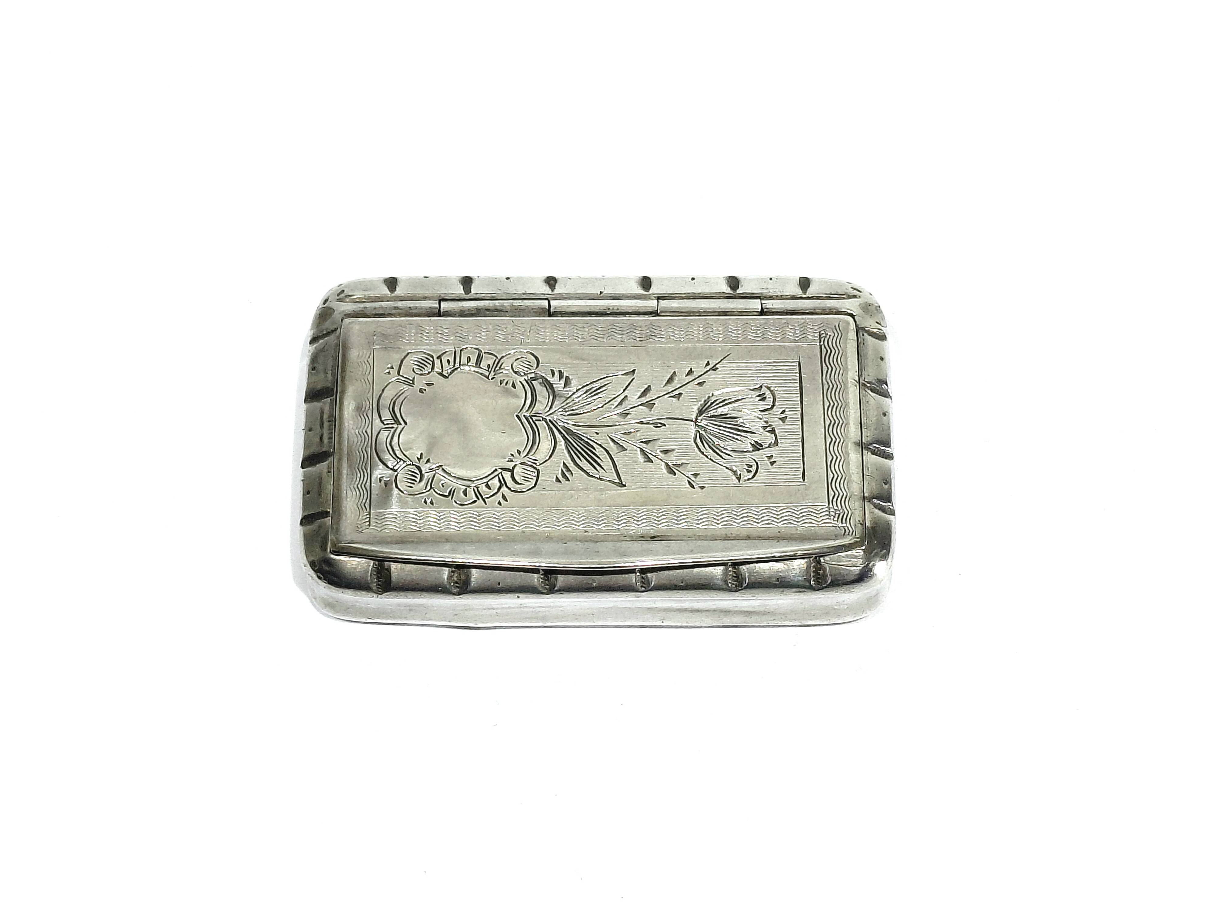 Silver guilléché snuff box