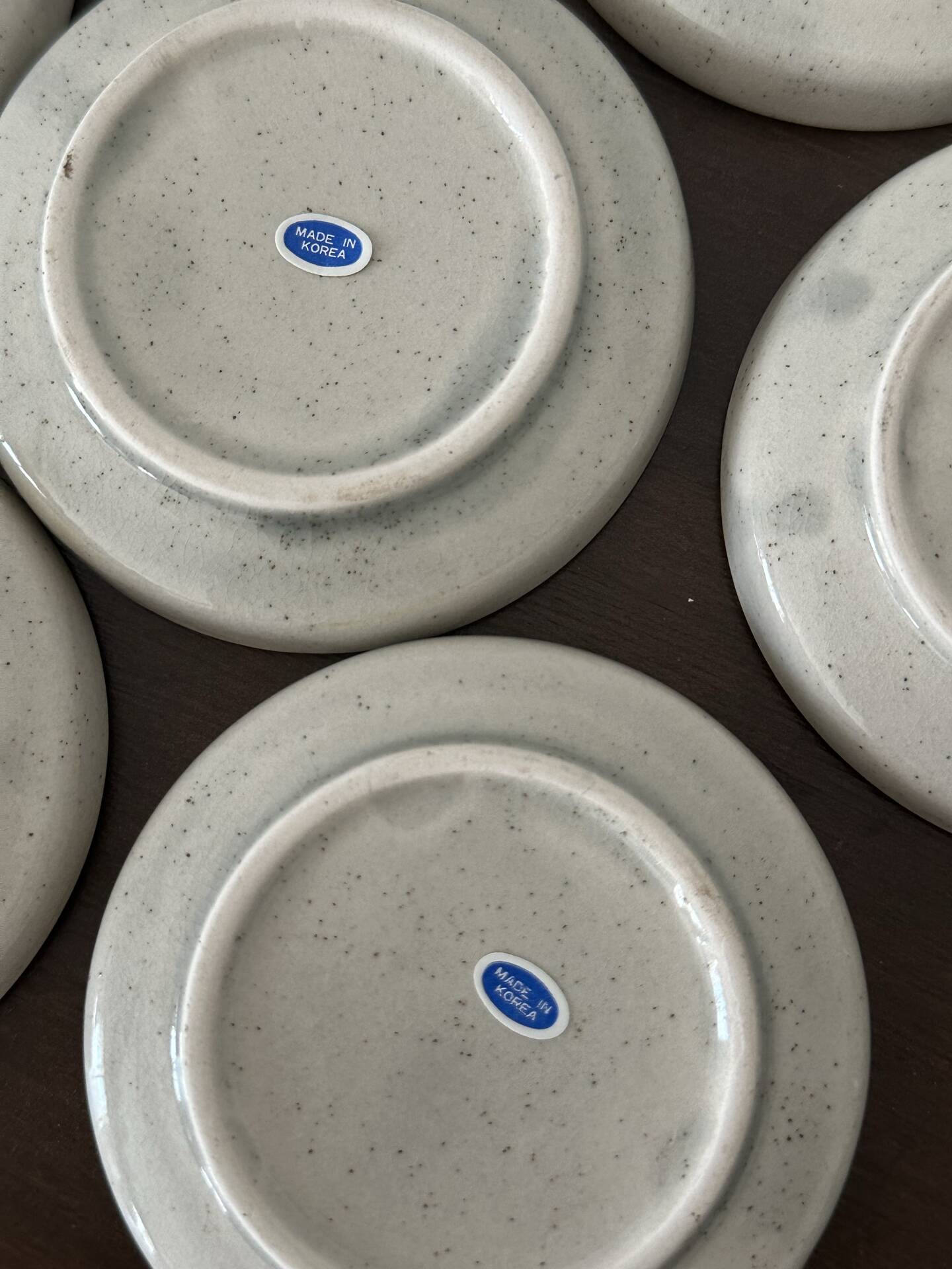 Set of 6 vintage glazed stoneware cups and saucers from the 1950s, new.