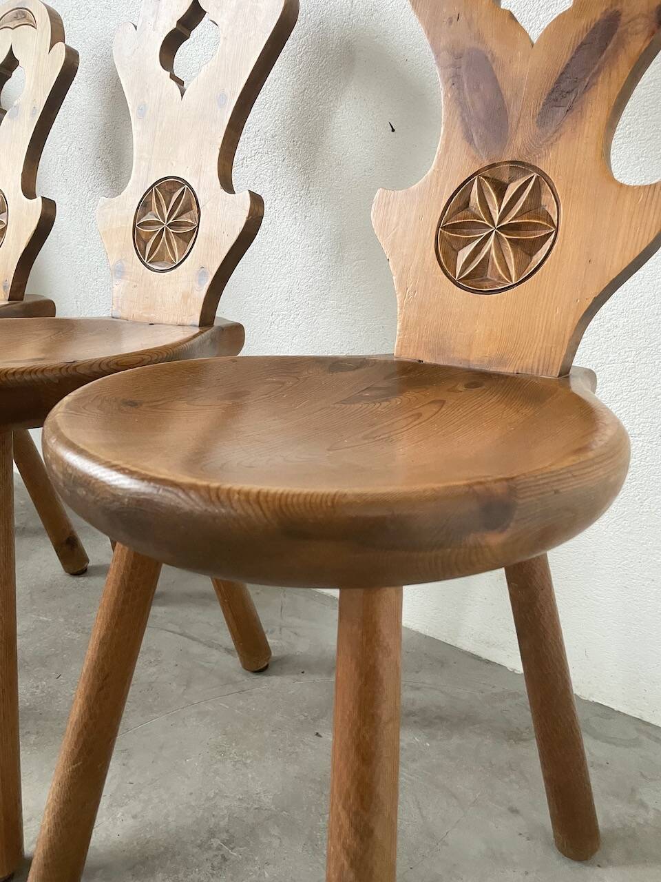 Set of 4 Savoyard pine chairs from the 60s