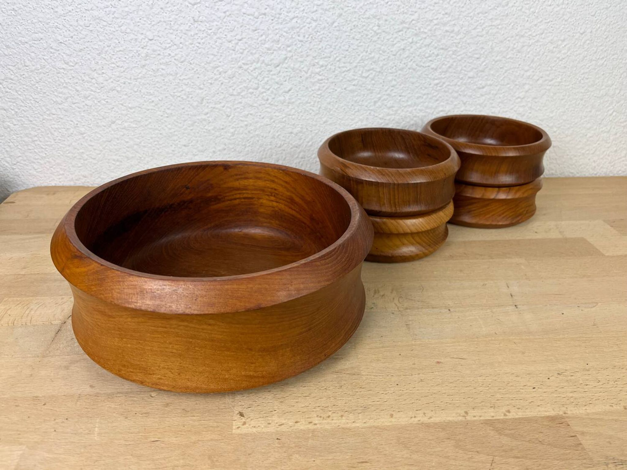 Scandinavian teak bowl and 4 ramekins