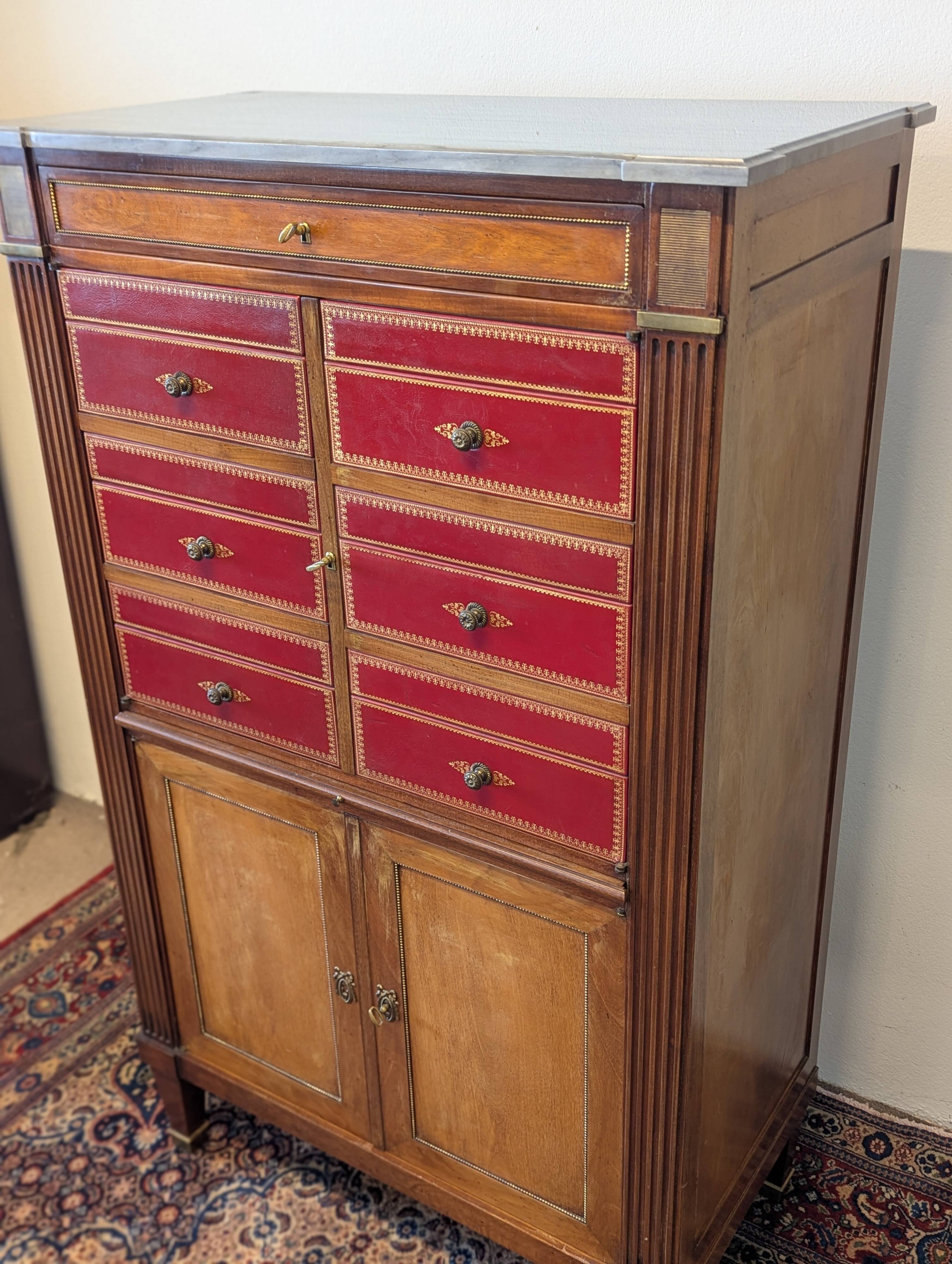 High buffet in the style of a cabinet maker