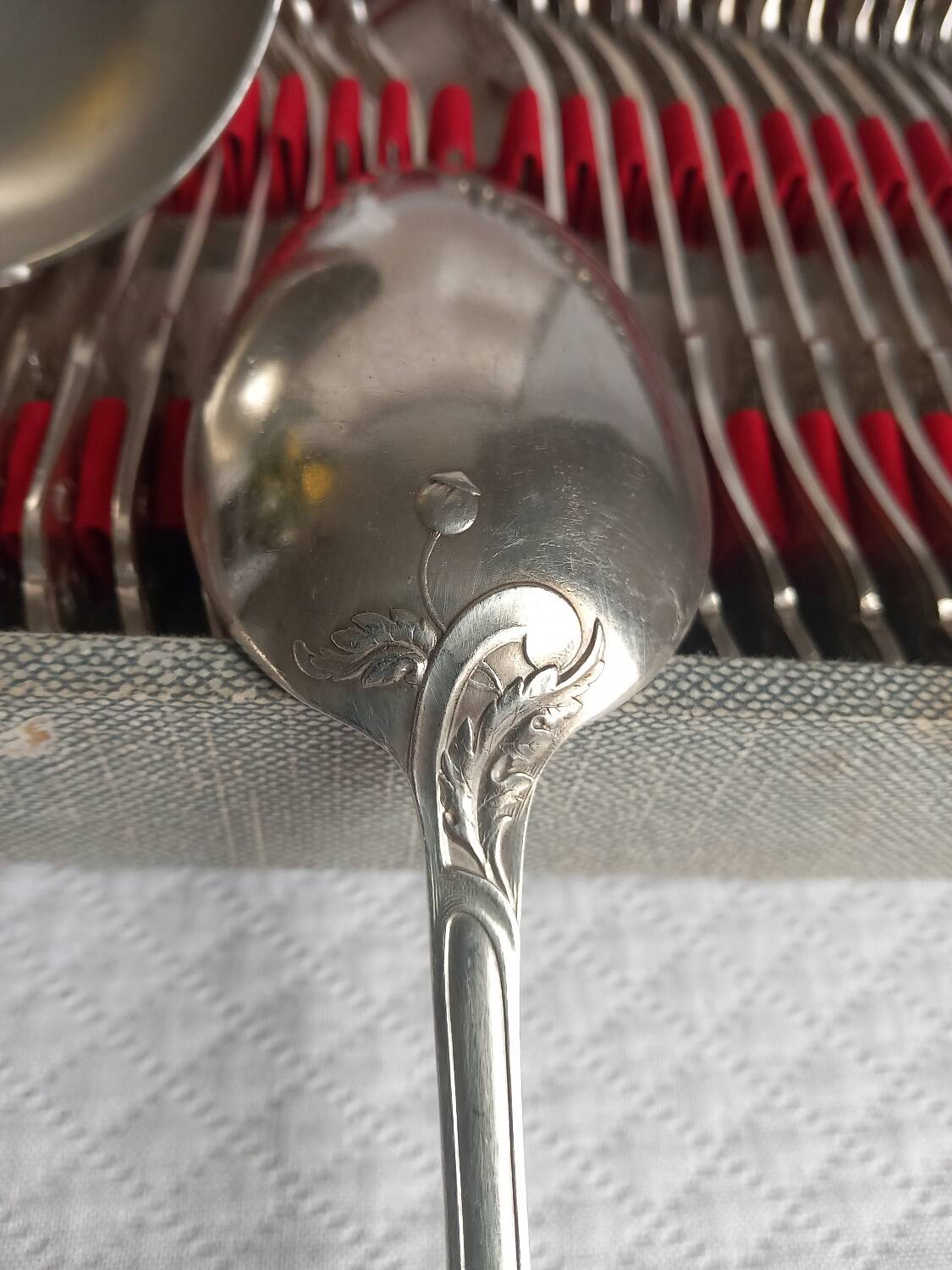 Art Nouveau cutlery set by Armand Frénais, late 19th century, silver-plated metal.