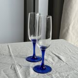 Set of 6 blue-footed champagne flutes; 3 pairs of designs.