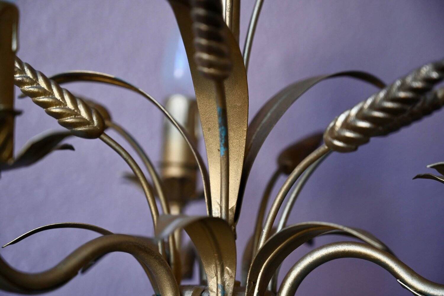 Vintage wheat spike chandelier in gold metal, 3 lights, 1970s Hollywood Regency.