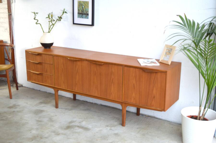 Enfilade by McIntosh * 201.5 cm *