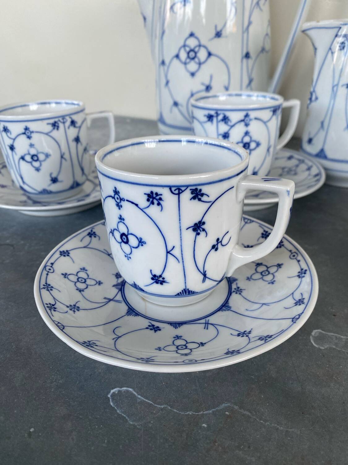 Jager Eisenberg Porcelain 13 Piece Tea Set