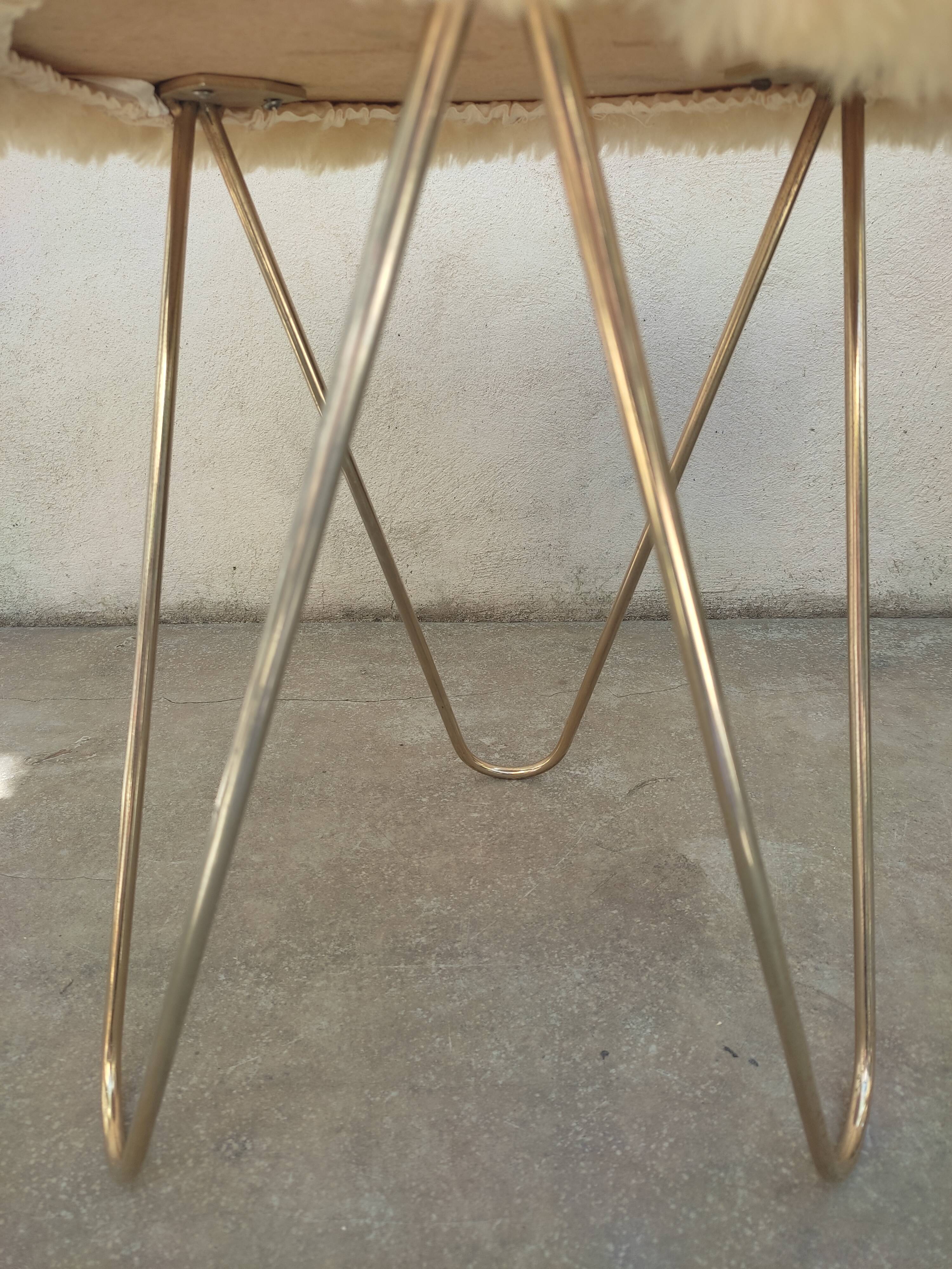 Synthetic fur stool with golden feet