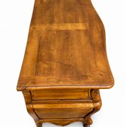 Commode tombeau galbée Louis XV