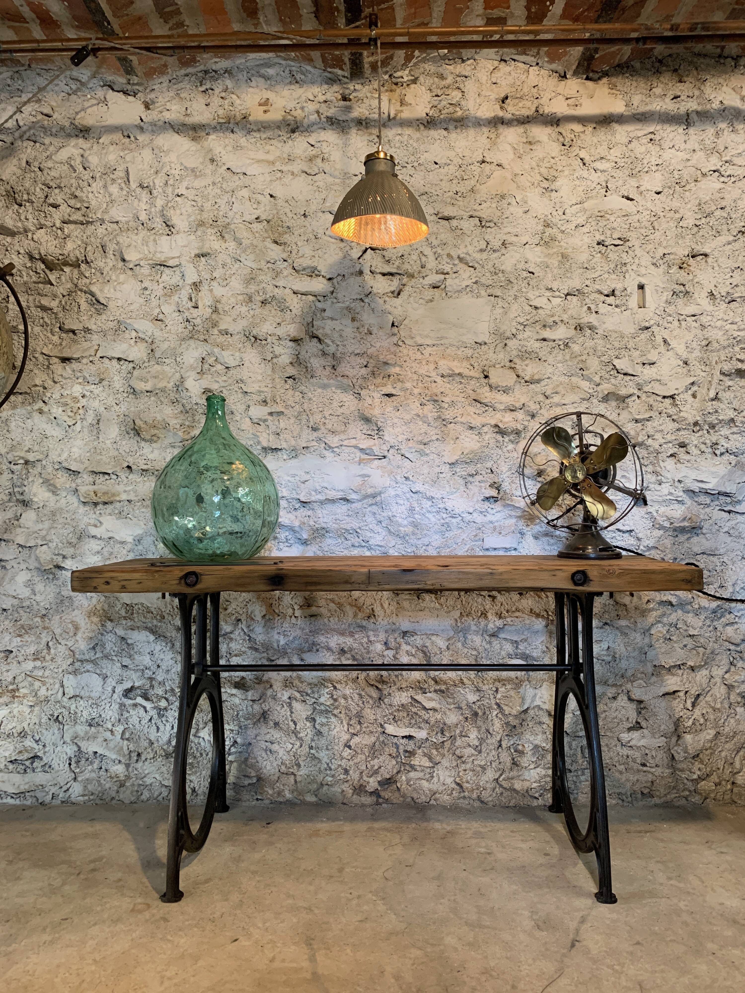 Established cast-iron stand shop console