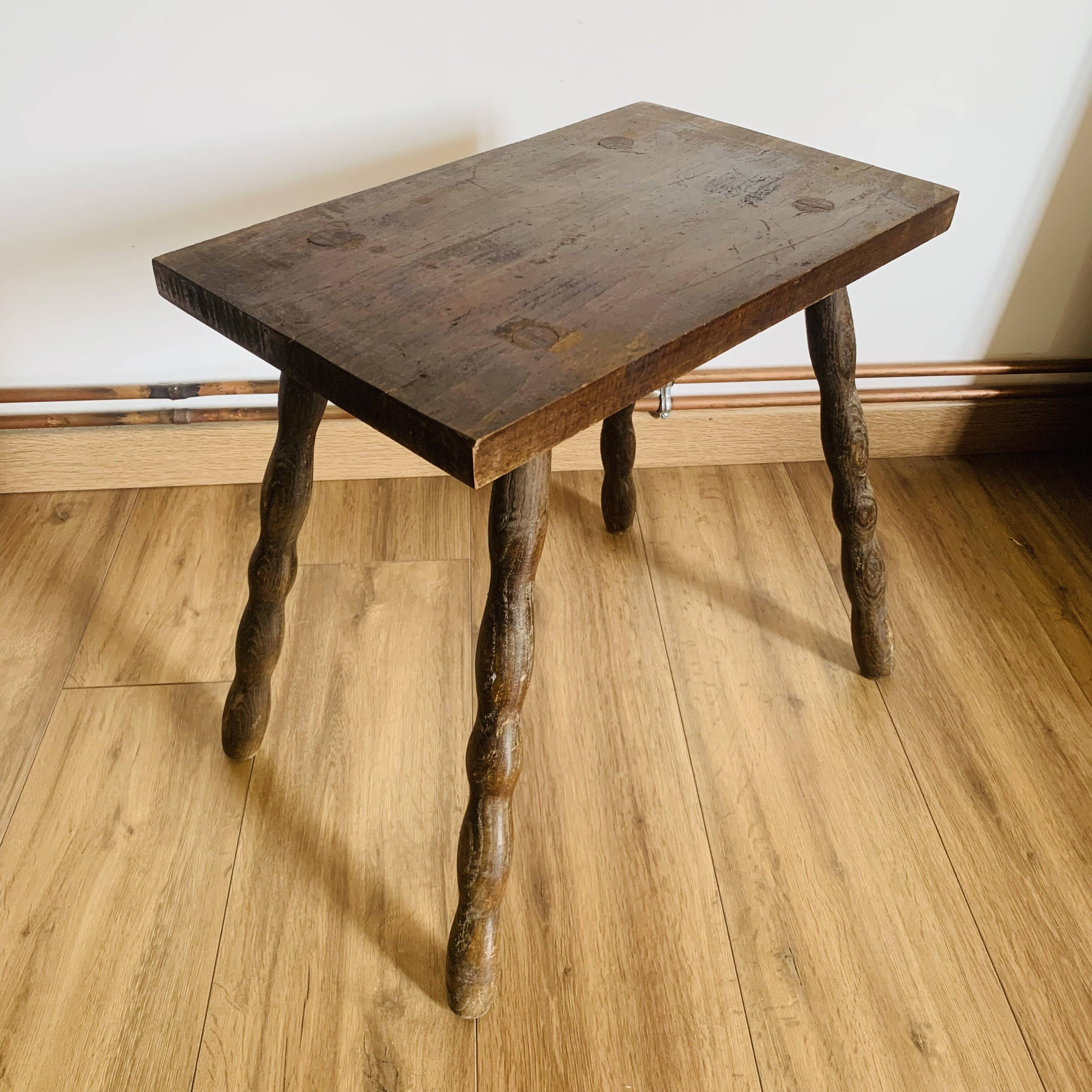 Ancienne table basse d’appoint