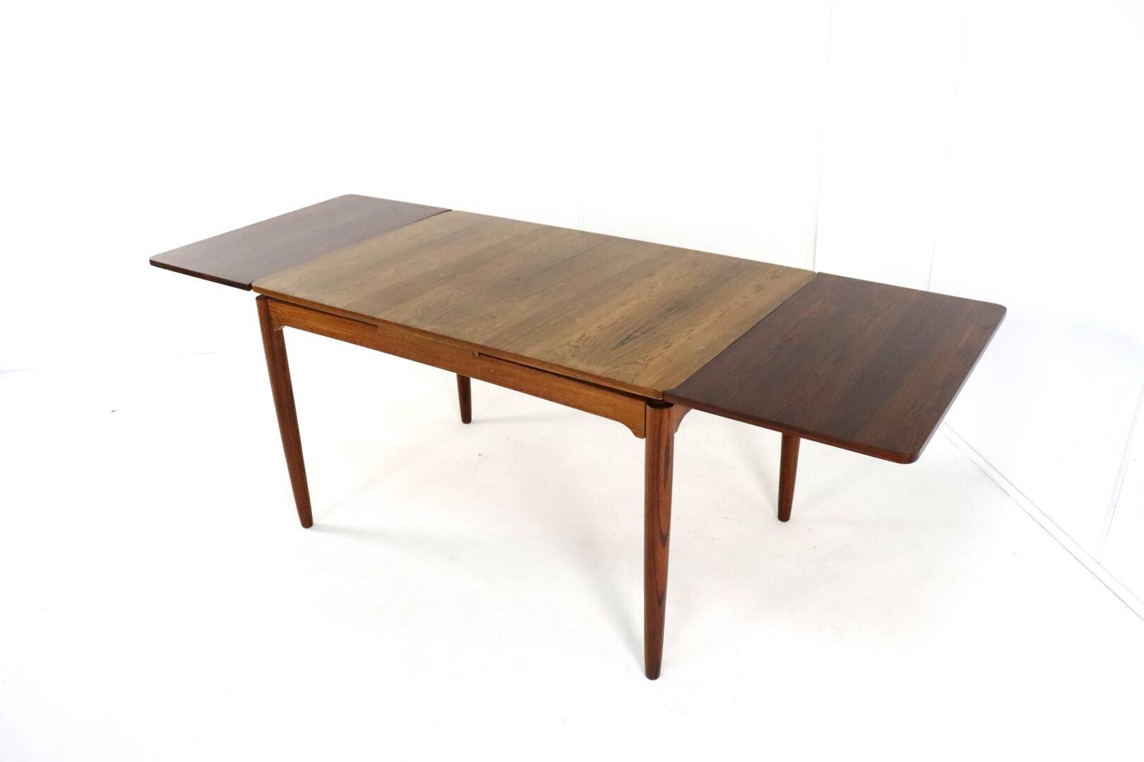 Extendable rectangular dining table in rosewood 'Emmedingen'
