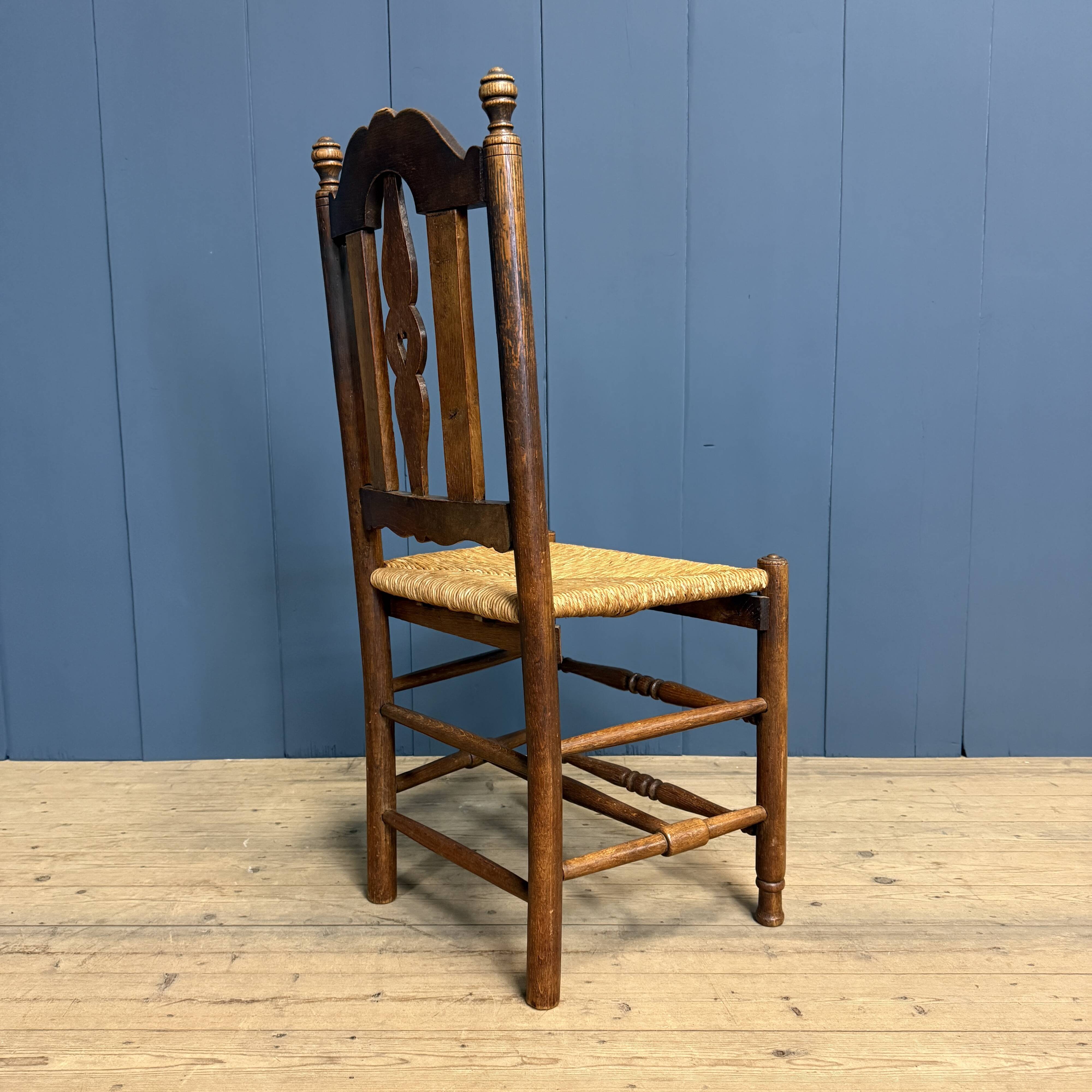 Dutch chair in oak with a straw seat