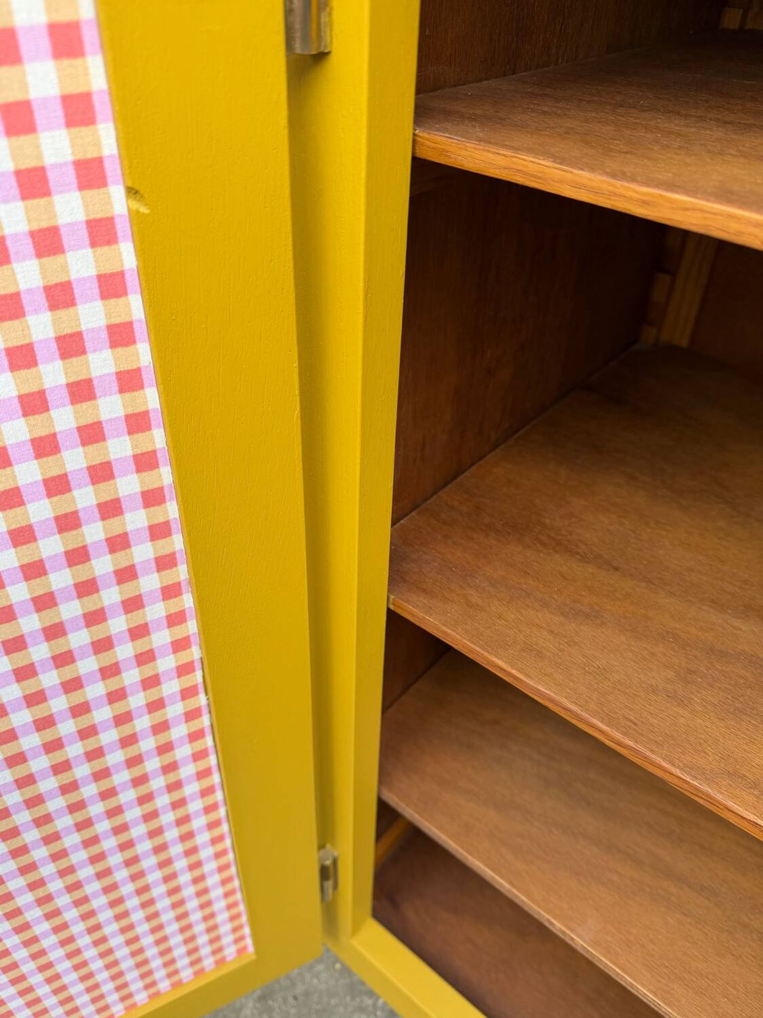 Buffet parisien art déco ocre jaune