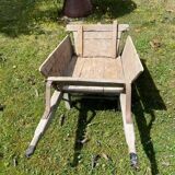 Brouette en bois ancienne