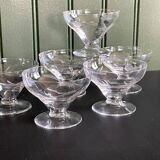 Set of 6 vintage cups in very good condition.