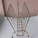 Metal magazine rack