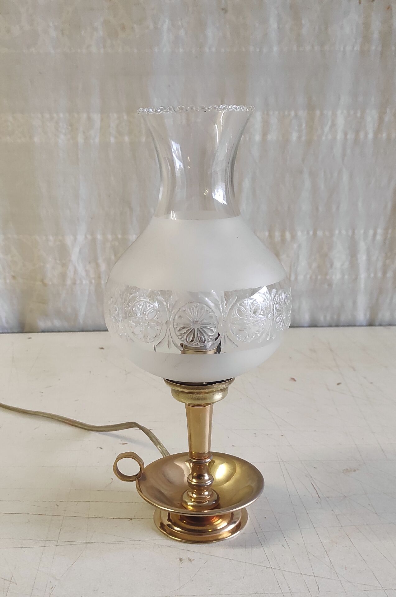 Table lamp in gilded brass and glass - mid 20th century.