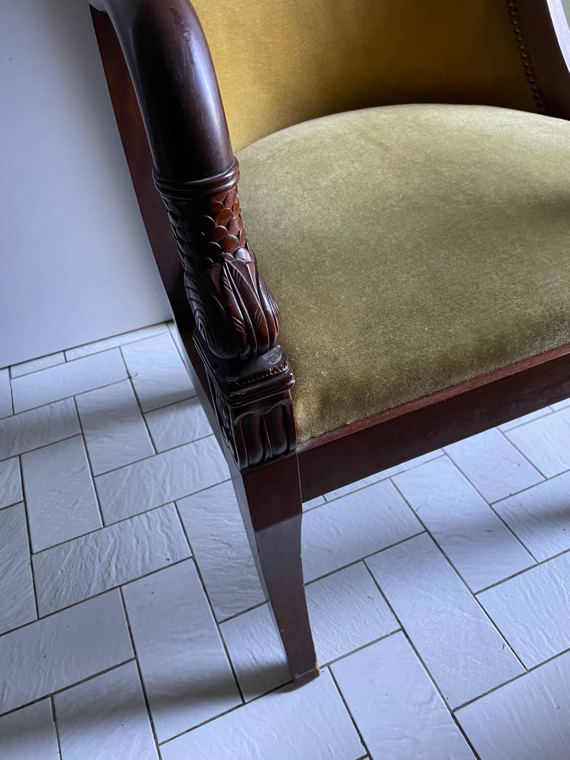 Fauteuil Empire en velours vert et acajou
