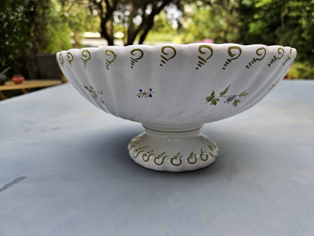 Moustier earthenware plate Atelier Ducros