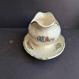 Beautiful small earthenware sauce boat from Villeroy and Boch Mattlach model 1562