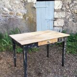 Black patinee farm table
