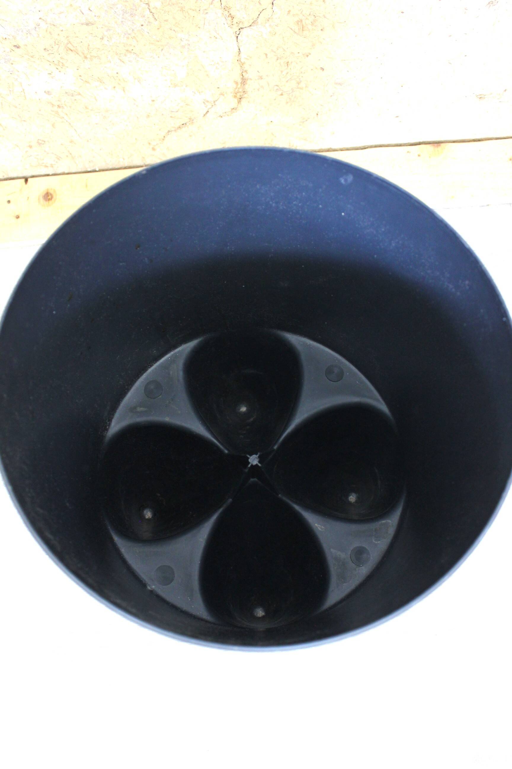 Stool or black Ubu bedside table by Philippe Starck vintage 1990s dent