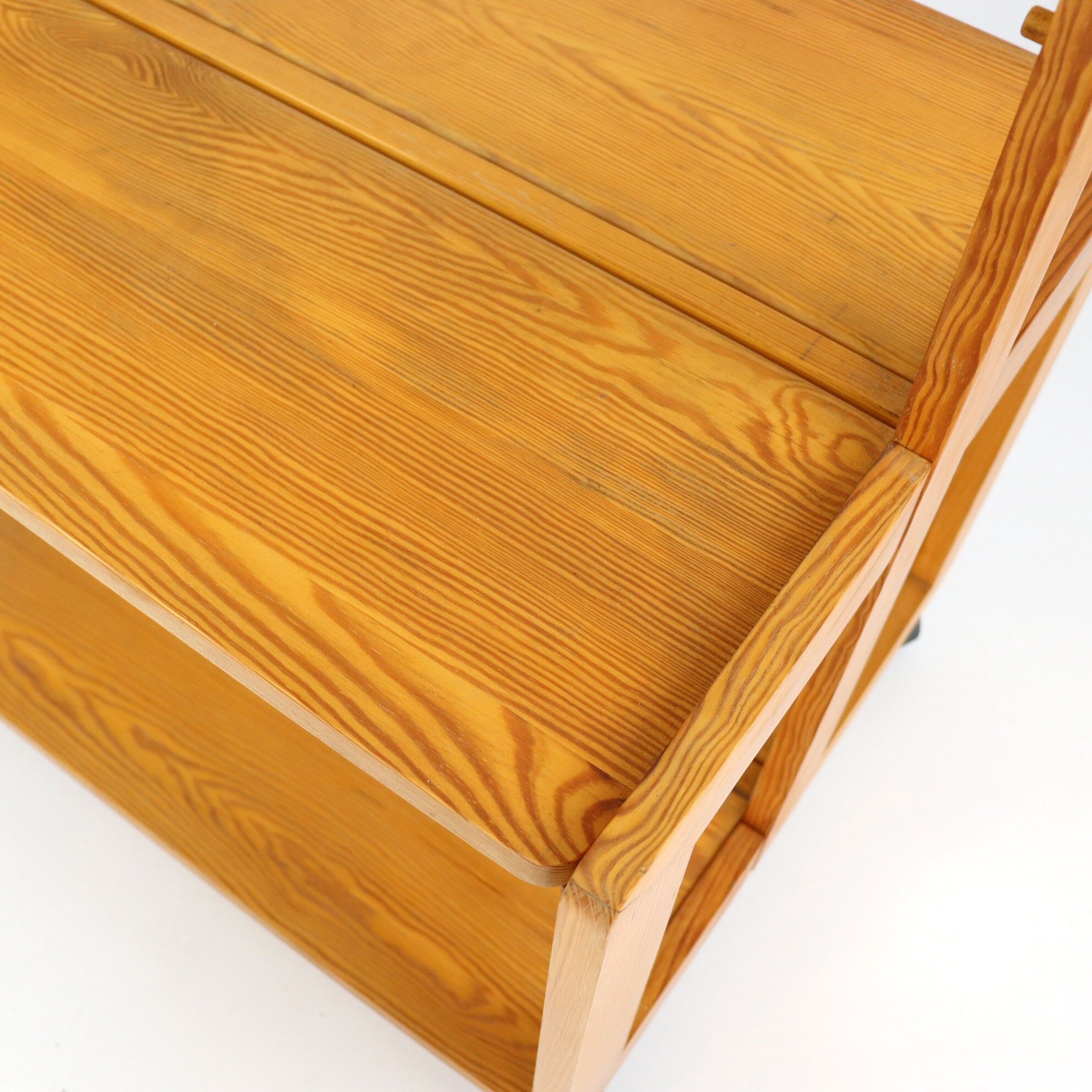 Scandinavian pine service 70s