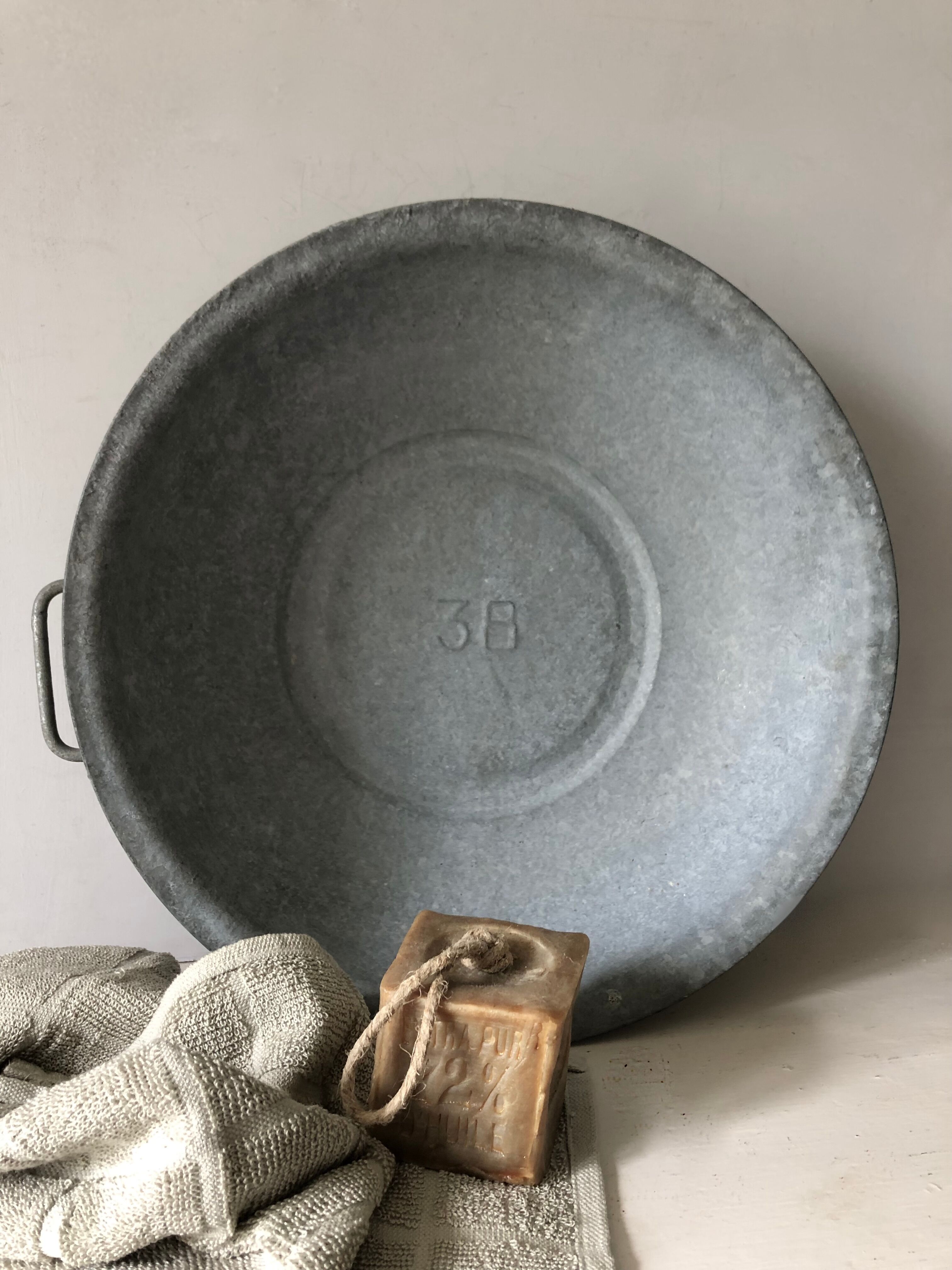 Zinc basin - Number 38