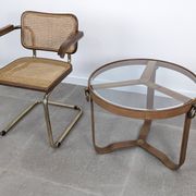 Table basse en laiton et cuir surpiqué