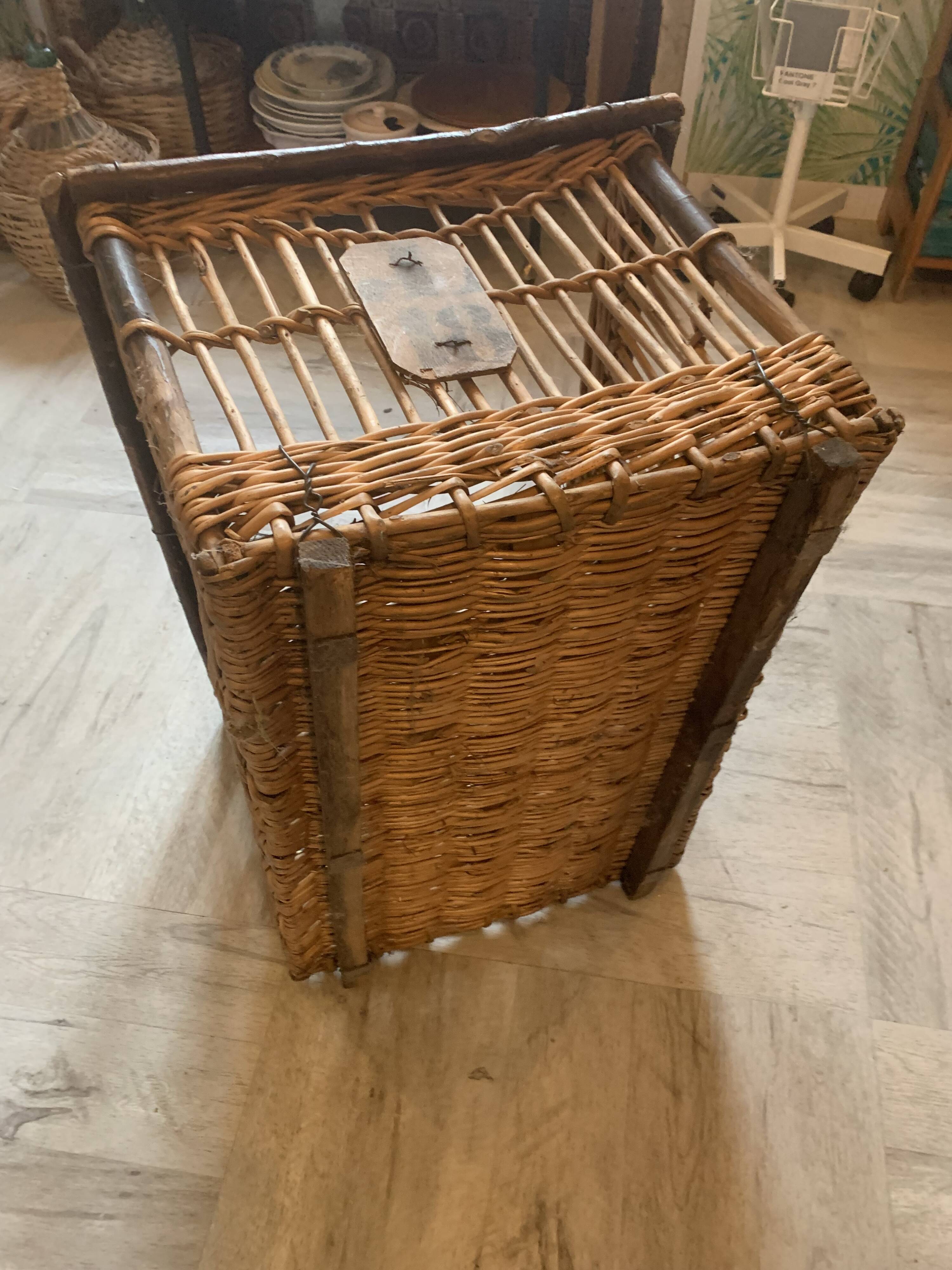 Large basket, rattan basket, old wicker linen basket