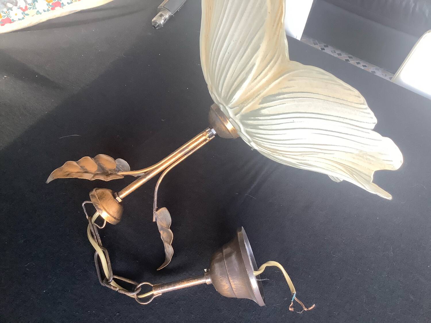 Vintage flower pendant light
