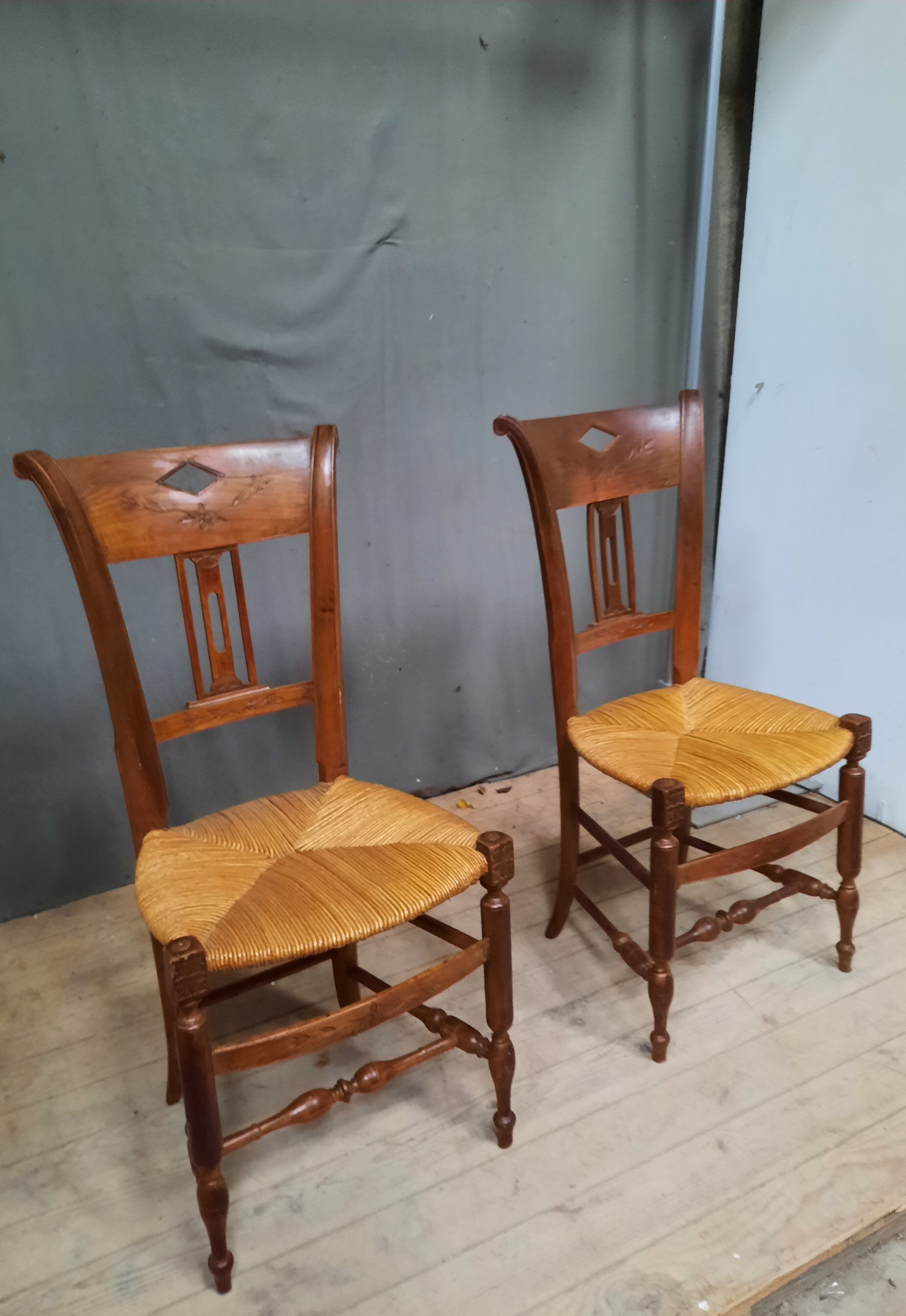 Pair of chair straws directoire