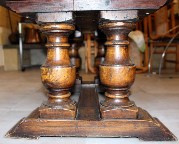 Table basse ancienne style Monastère