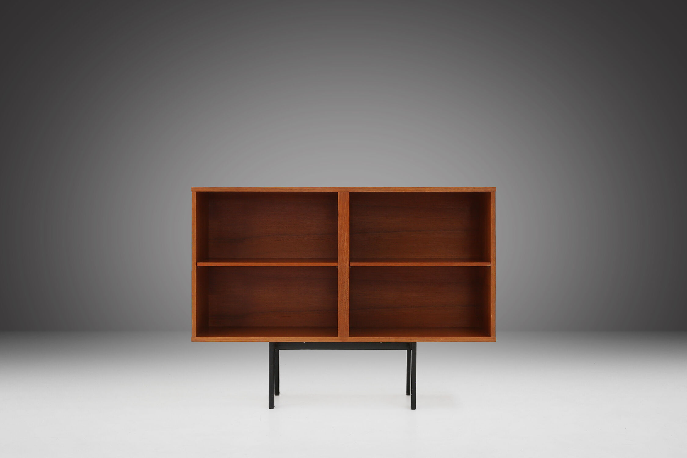 Mid-century cabinet/bookcase Ca.1960