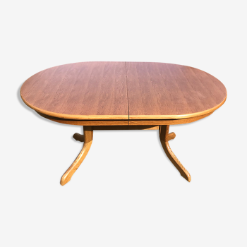 Table ovale scandinave vintage