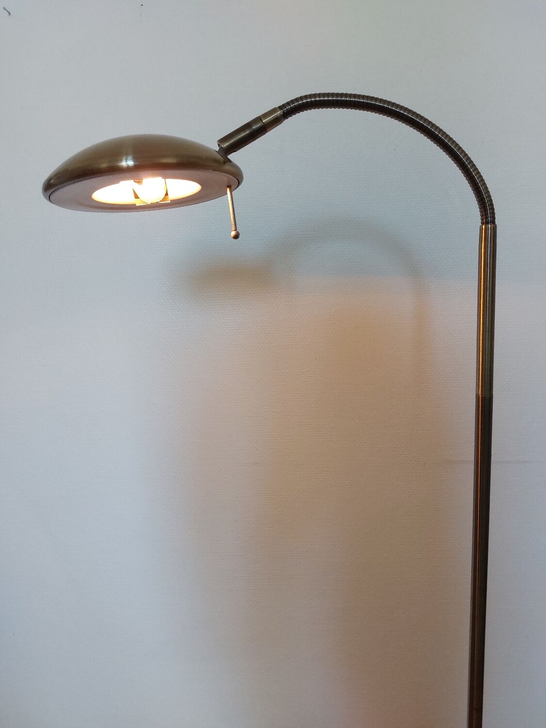 Vintage gold metal reading light