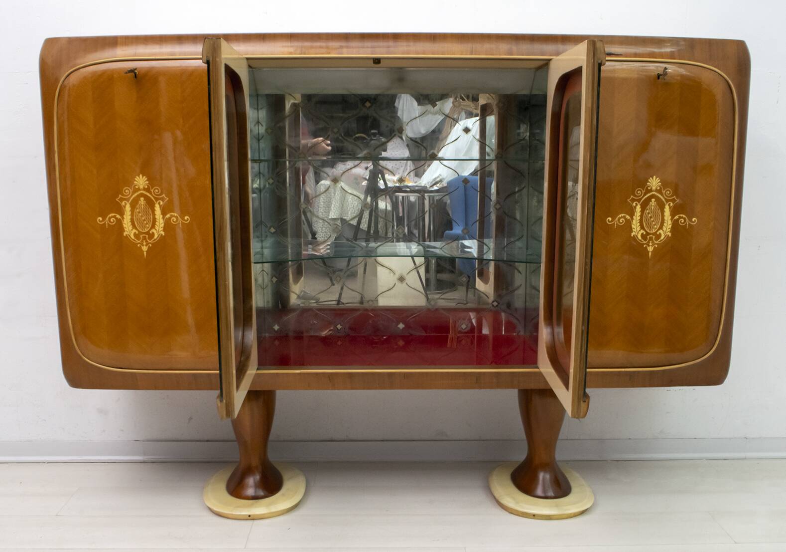 Vittorio Dassi Mid-Century Modern Italian Mahogany Cabinet Bar, 1950s