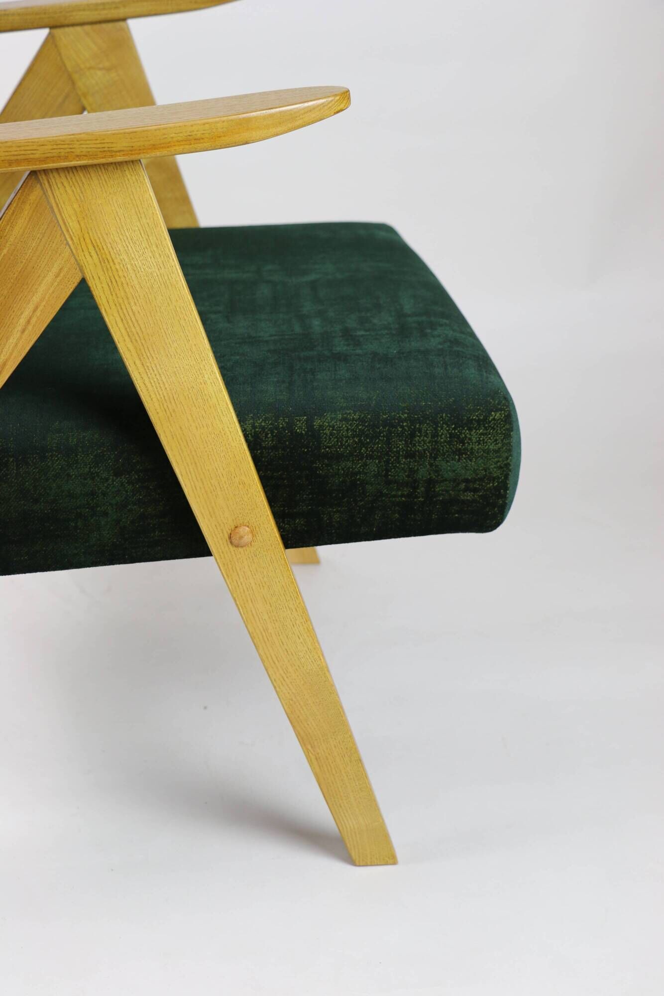 Fauteuil vintage velours verts Var B310 années 1970