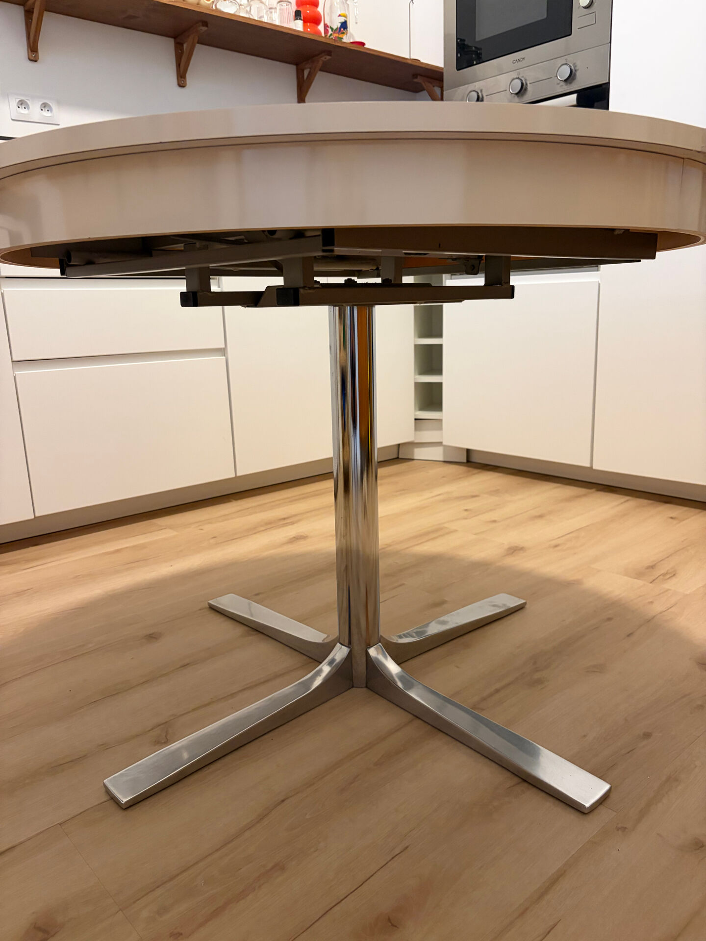Table ronde Space age roche bobois rallonge intégré avec système 1970