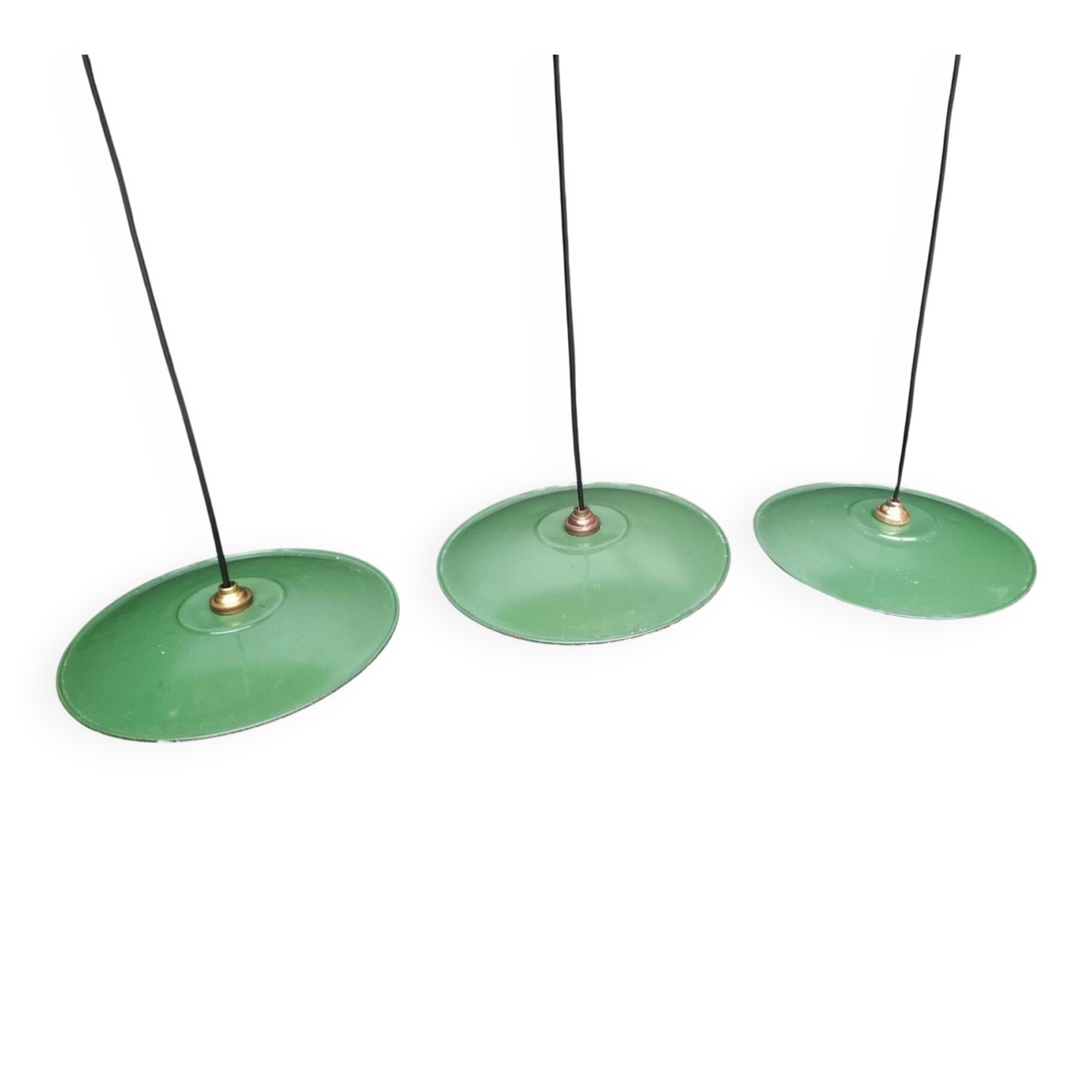 Suspensions in enamelled sheets