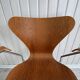 2 Series 7 chairs with armrests (3207) by Arne Jacobsen – Fritz Hansen
