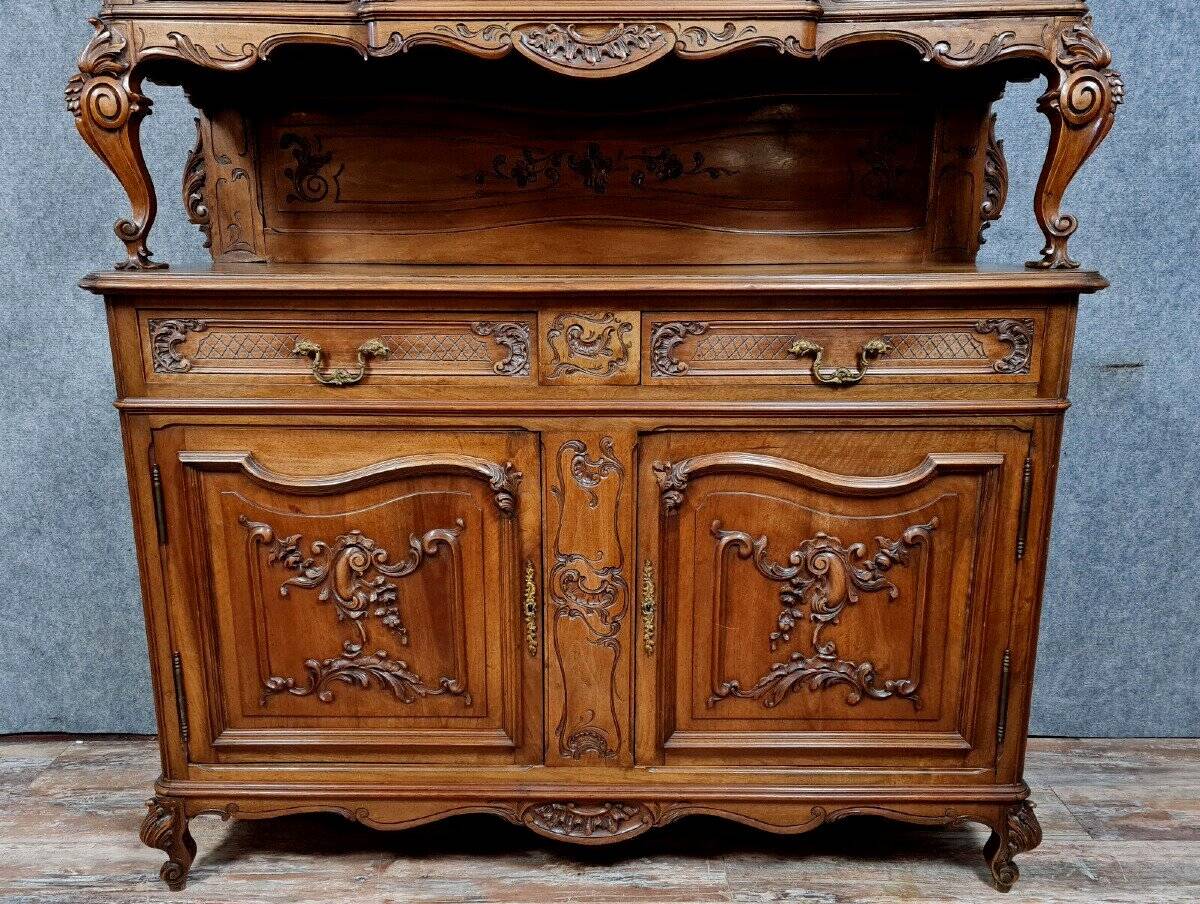 Buffet deux corps style louis xv rocaille en noyer massif vers 1880